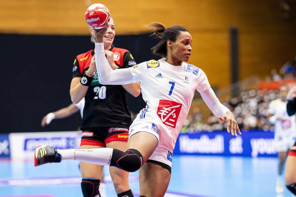 Allison Pineau : « Au Monténégro, le hand féminin est le deuxième sport national »