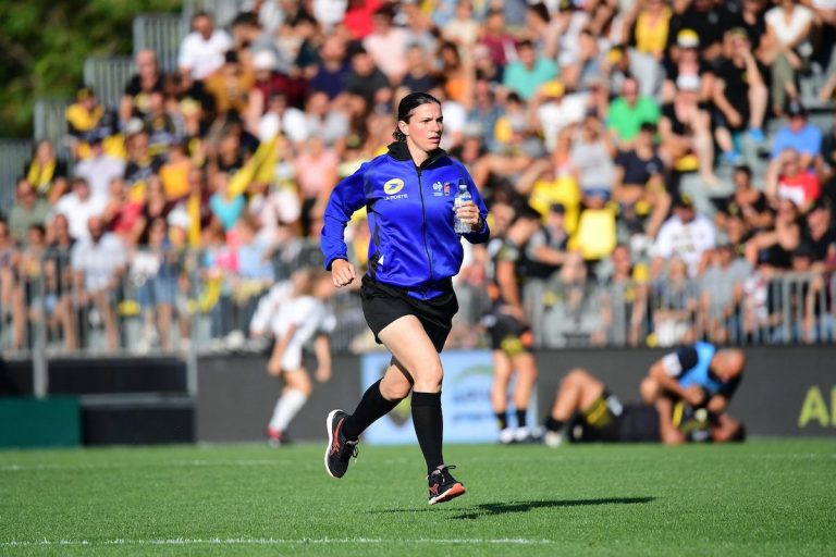 Aurélie Groizeleaux monte en puissance avec l'arbitrage.