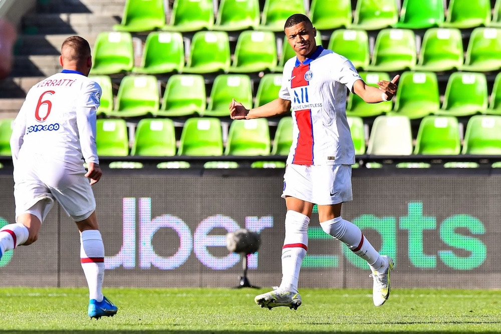 Kylian Mbappé : qui va gagner la partie de Poker menteur ?