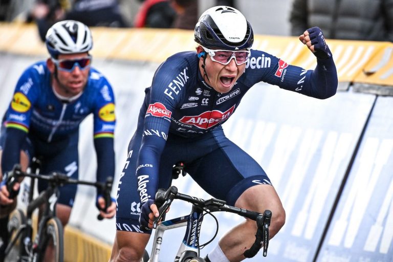 Jasper Philipsen veut gagner des courses.