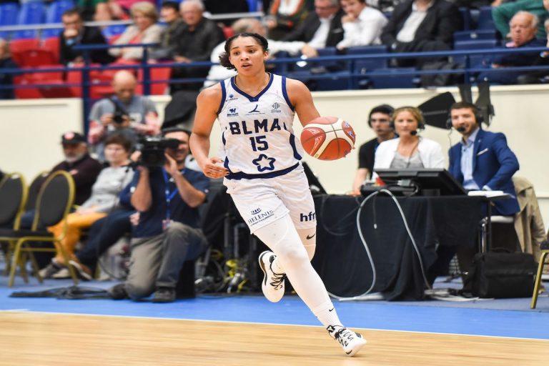 Gabby Williams découvre l'équipe de France.