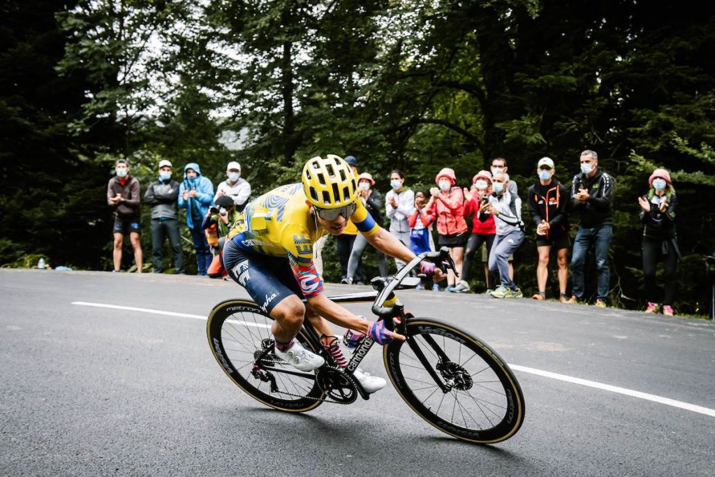Sergio Higuita est l’un des gardes du corps privilégiés de Rigoberto Uran sur les grands Tours. Le jeune colombien de 23 ans croit en son leader.