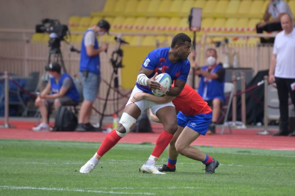 Tavite Veredamu s'est engagé dans l'Armée avant de connaître une superbe ascension au rugby à è