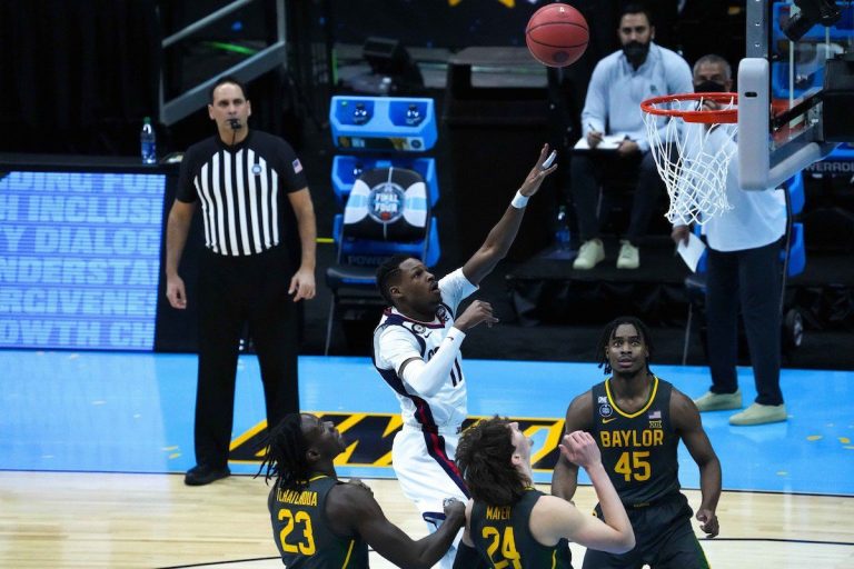 Joël Ayayi est prêt à tenter l’aventure NBA. Plus déterminé que jamais, le natif de Bordeaux compte bien mettre tout le monde d’accord.