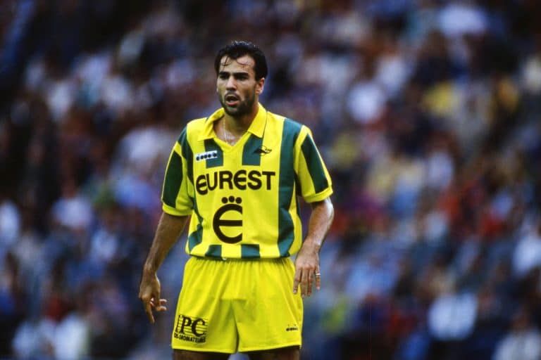 Il n’était pas le plus spectaculaire des canaris champions de France en 1995, mais l’impact de Jean-Michel Ferri sur cette génération a été important. Formé à la Jonelière, le milieu de terrain international (5 sélections) originaire de Lyon – il est aujourd’hui entraîneur du FC Corbas était l’homme de confiance de Suaudeau. Une fierté.