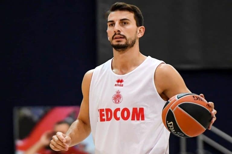 Léo Westermann attend beaucoup de Mike James.