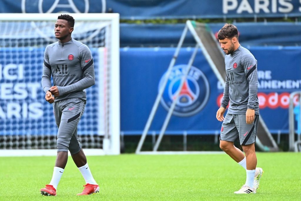 Juan Bernat et Nuno Mendes concurrents au poste de latéral.