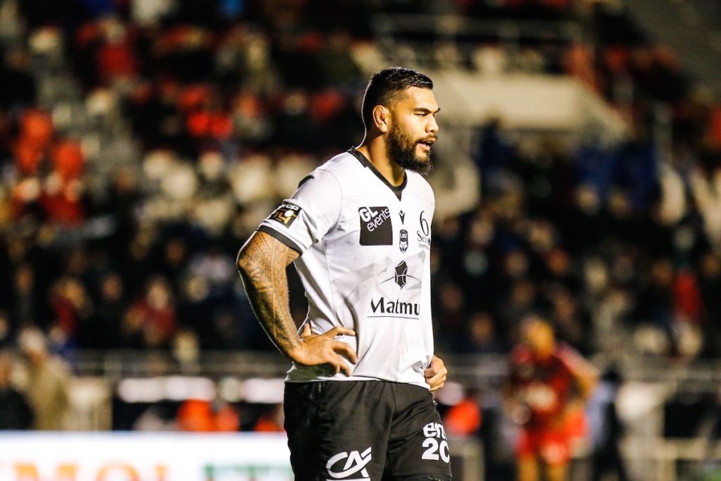 Taofifenua est un représentant de la Nouvelle Calédonie qui fournit d'excellents joueurs de rugby.