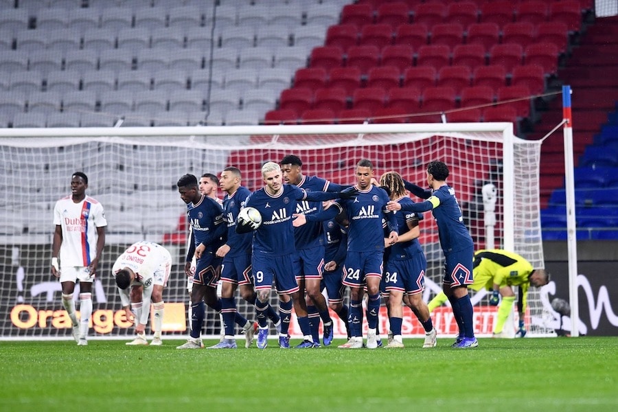 5 choses à retenir de la 20ème journée de Ligue 1 : Paris résiste à Lyon, Lens seul gagnant à domicile