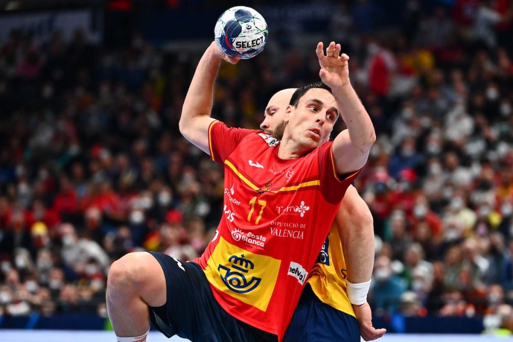 Figueras laisse sa trace sur le hand français.