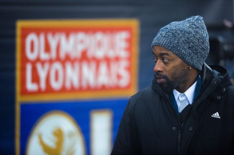 Sydney Govou porte un regard critique sur l'OL.