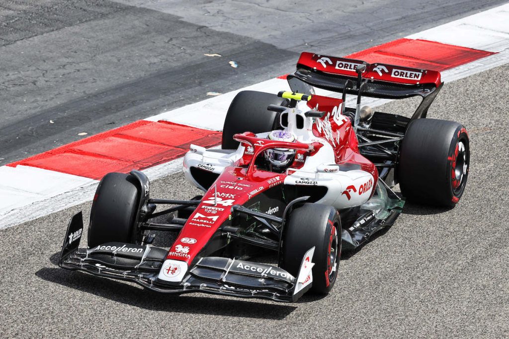 Le Chinois Zhou sera très observé pour ses débuts en F1.