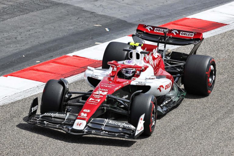 Le Chinois Zhou sera très observé pour ses débuts en F1.