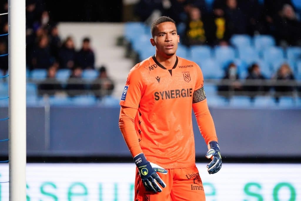 Equipe de France : Alban Lafont, invité logique ?