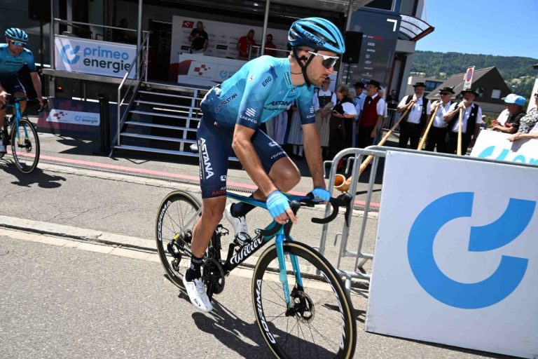 Gianni Moscon chez Astana après un passage chez Ineos.