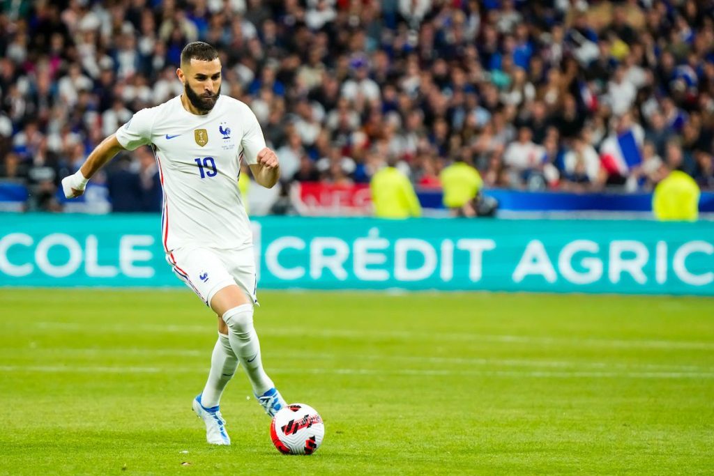 Guy Roux donne son avis sur Benzema et Mbappé.