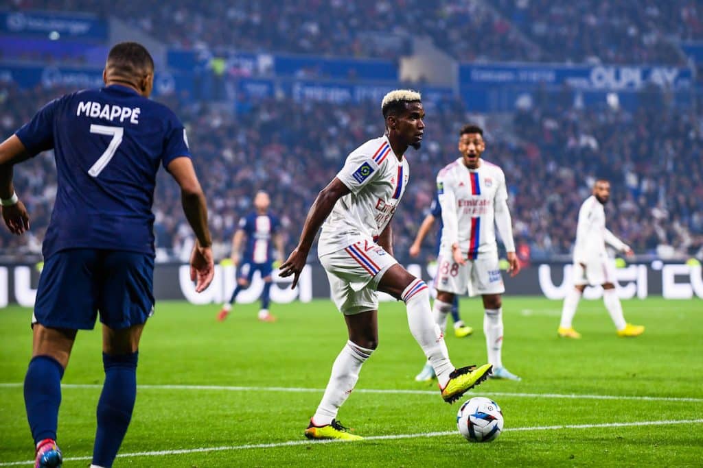 Thiago Mendes a reculé en défense centrale, mais il n'est pas une assurance tous risques.