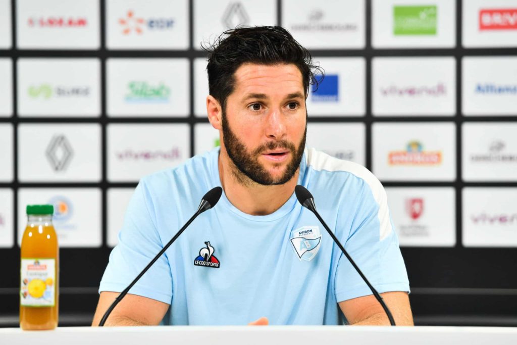 Maxime Machenaud et Camille Lopez débarquent à Bayonne.