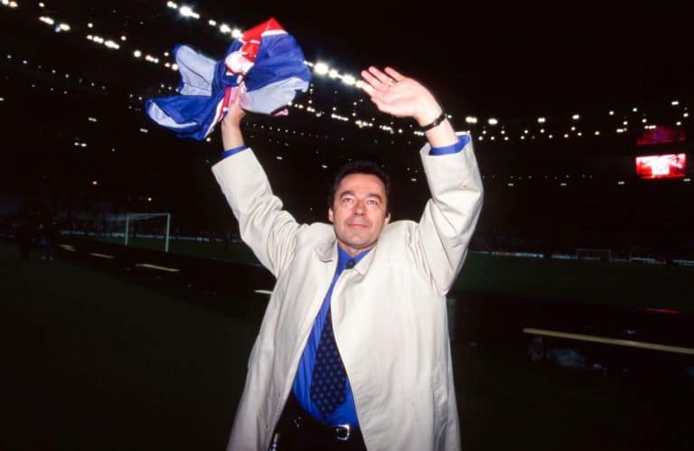 Michel Denisot ancien Président du PSG est le premier de lère Canal Plus.