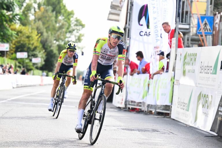 Lilian Calmejane chez Intermarché