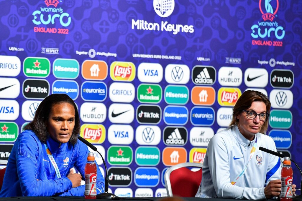 Equipe de France Féminine : elles veulent la peau de Corinne Diacre !