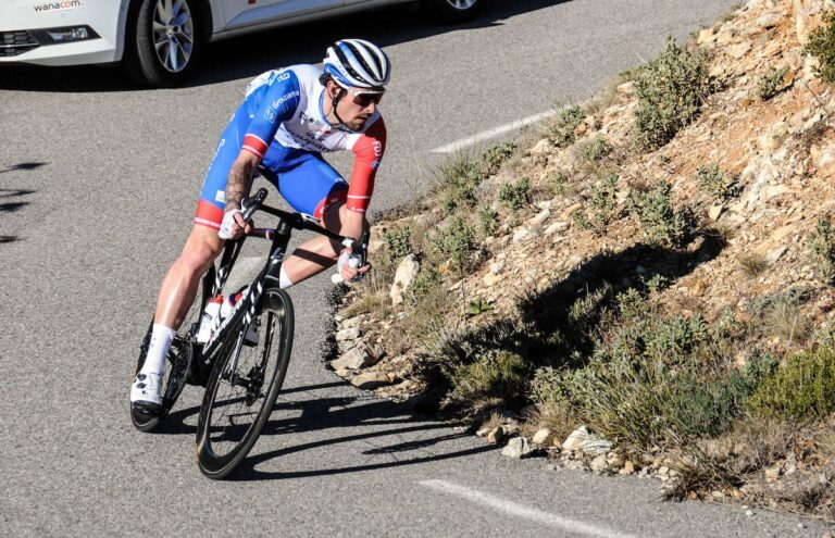 Les cyclistes pros reviennent dans le monde amateur.