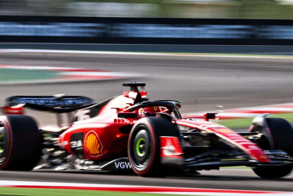 ferrari et les monoplaces du paddock ont tout pour l'attaque.