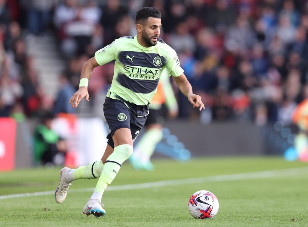 Transferts : le PSG ne lâche pas Riad Mahrez (Manchester City)