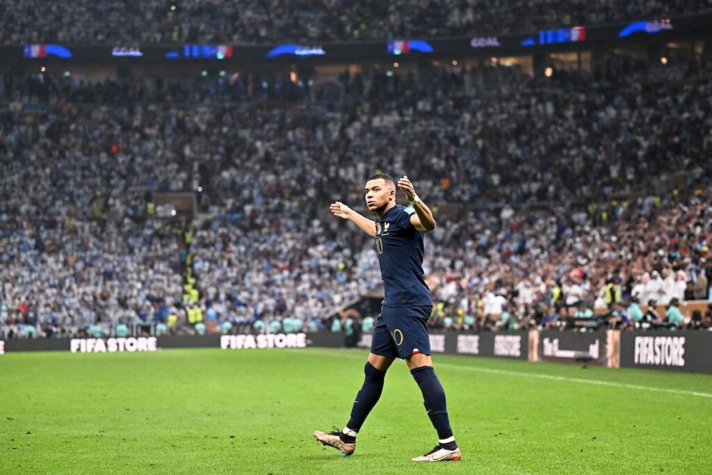 Mbappé et la Coupe du Monde une histoire qui roule.
