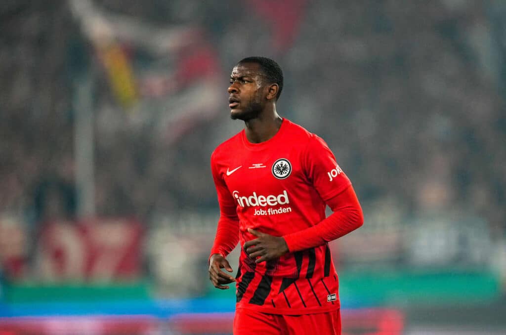 Transferts : ça chauffe pour Evan Ndicka à la Roma !