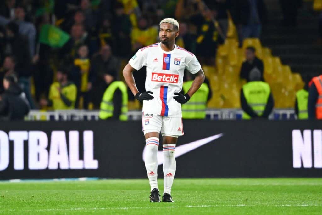 Thiago Mendes devrait s'envoler vers le Qatar selon Romano. Dans l'autre sens, Mata arrive pour 5 millions d'euros.