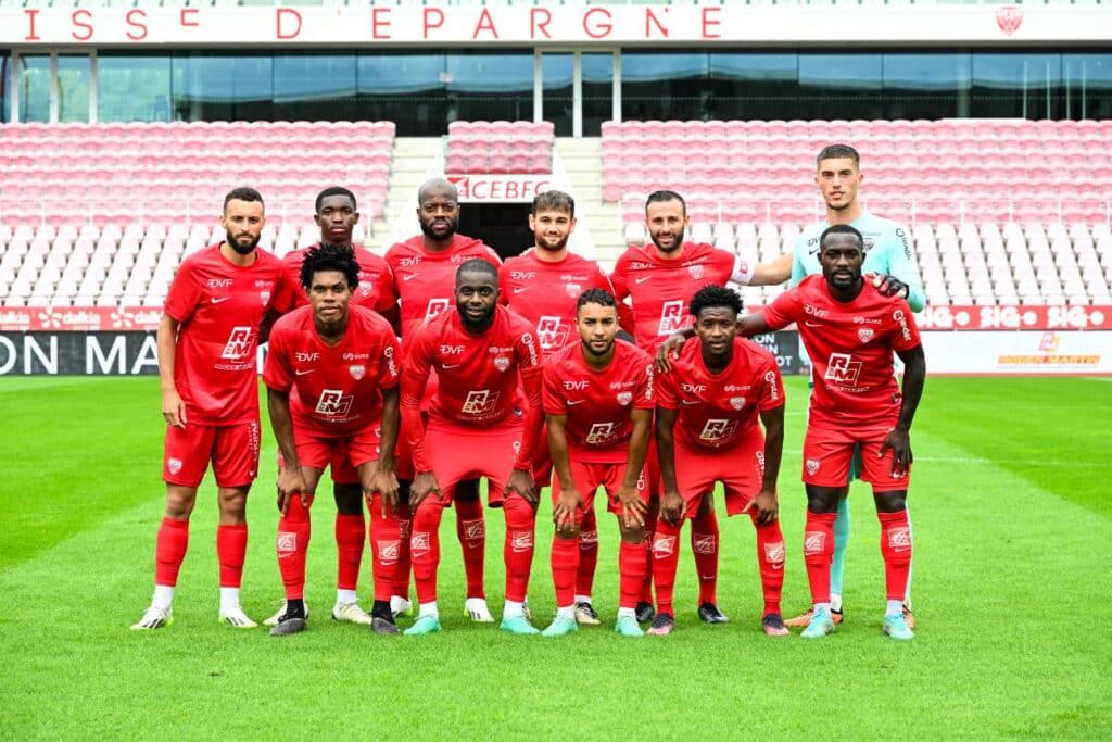 Dijon vise la montée express en Ligue 2. Le club n'a pas le choix.