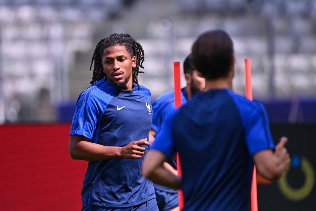 Algérie : Gouiri et Larouci s’ajoutent à la longue liste des binationaux qui choisissent les Fennecs