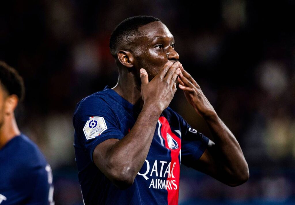 Randal Kolo Muani, Olivier Giroud, Julian Alvarez, Robert Lewanfovski sont en liste pour faire gagner leur club.