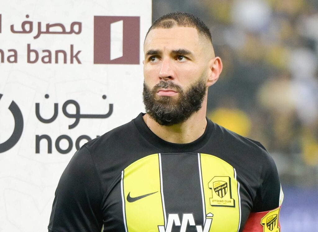 Mélenchon soutient Benzema : «Vous devez être une personne remarquable, sans haine ethnique ou religieuse»