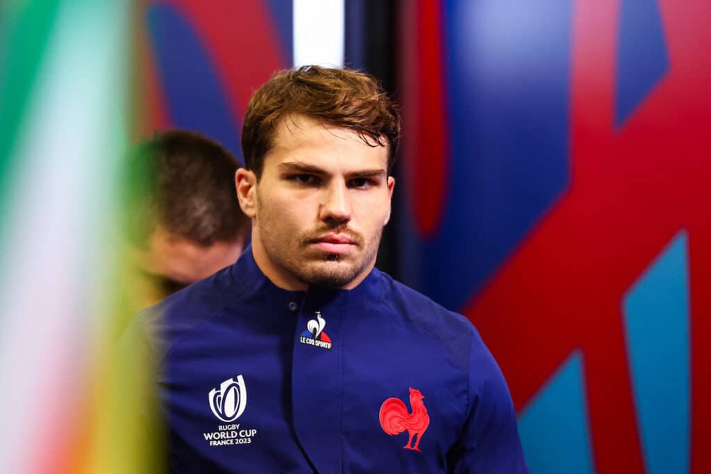 Thierry Cazedevals se confie sur sa relation avec Antoine Dupont.