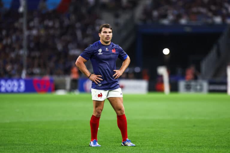 Antoine Dupont et ses premiers pas dans le rugby.