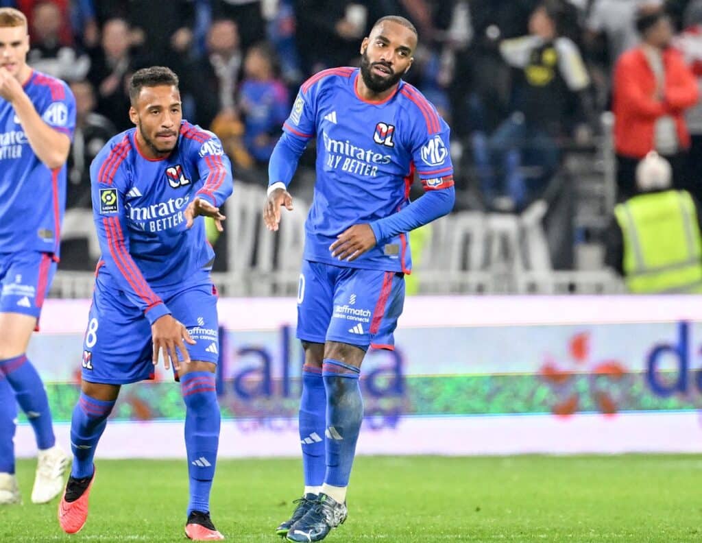 OL : Alexandre Lacazette et Corentin Tolisso poussés vers la sortie