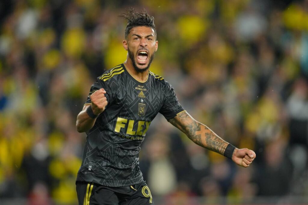 Bouanga cartonne en MLS.