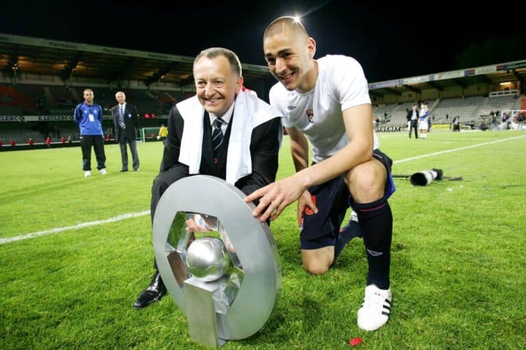 Karim Benzema est champion avec l'OL.