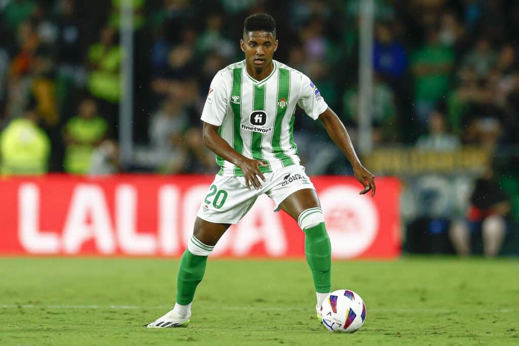 Qui est Abner, le latéral brésilien du Bétis Séville, annoncé à Lyon ?