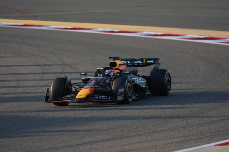 Verstappen en pôle devant Leclerc et Russell.