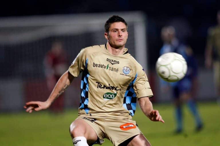 Olivier Giroud était le meilleur buteur de Tours en L2 avant d'exploser avec Montpellier.