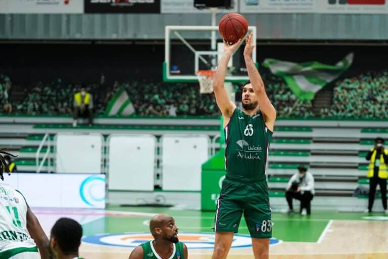 Axel Bouteille donne son 5 de rêve avec un certain Kevin Durant.