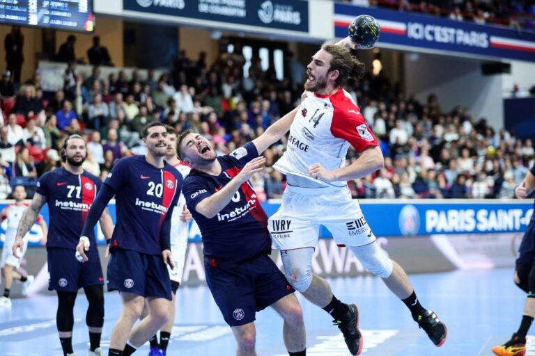 Aymeric Zaepfel se plaît à Ivry avec un certain Didier Dinart.