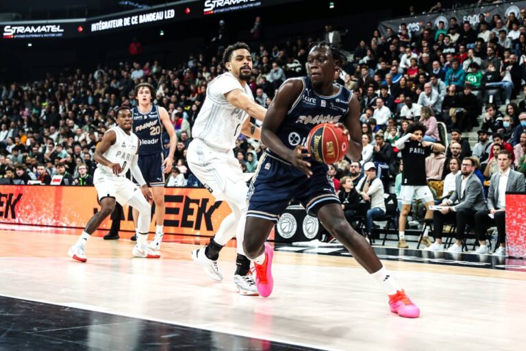 Doumbouya est une belle surprise malgré son début de carrière délicat.