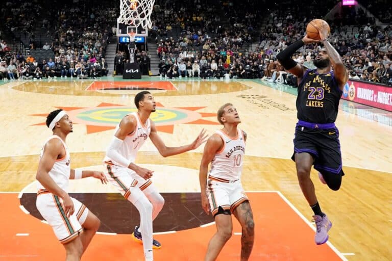 Les stars du basket mondial : Wembanyama, Lebron James, Doncic, arrivent à Paris.