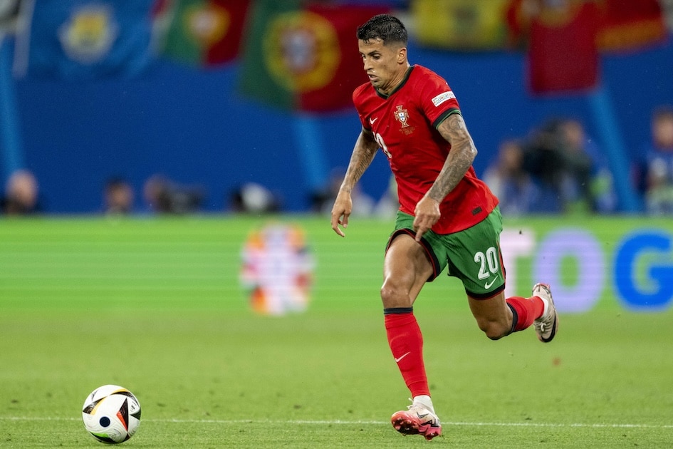 Transferts : la guerre entre le Barça et City pour Joao Cancelo