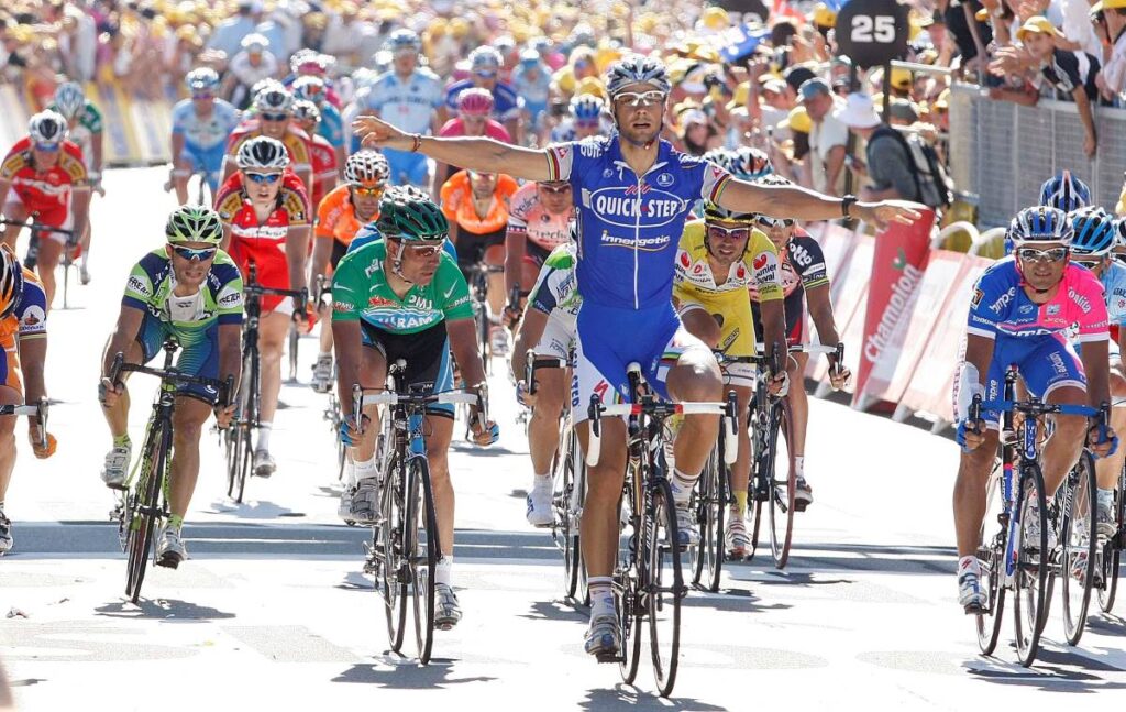 Tour de France 8ème étape sur cette édition 2024 avec une arrivée à Colombey Les Deux Eglises.