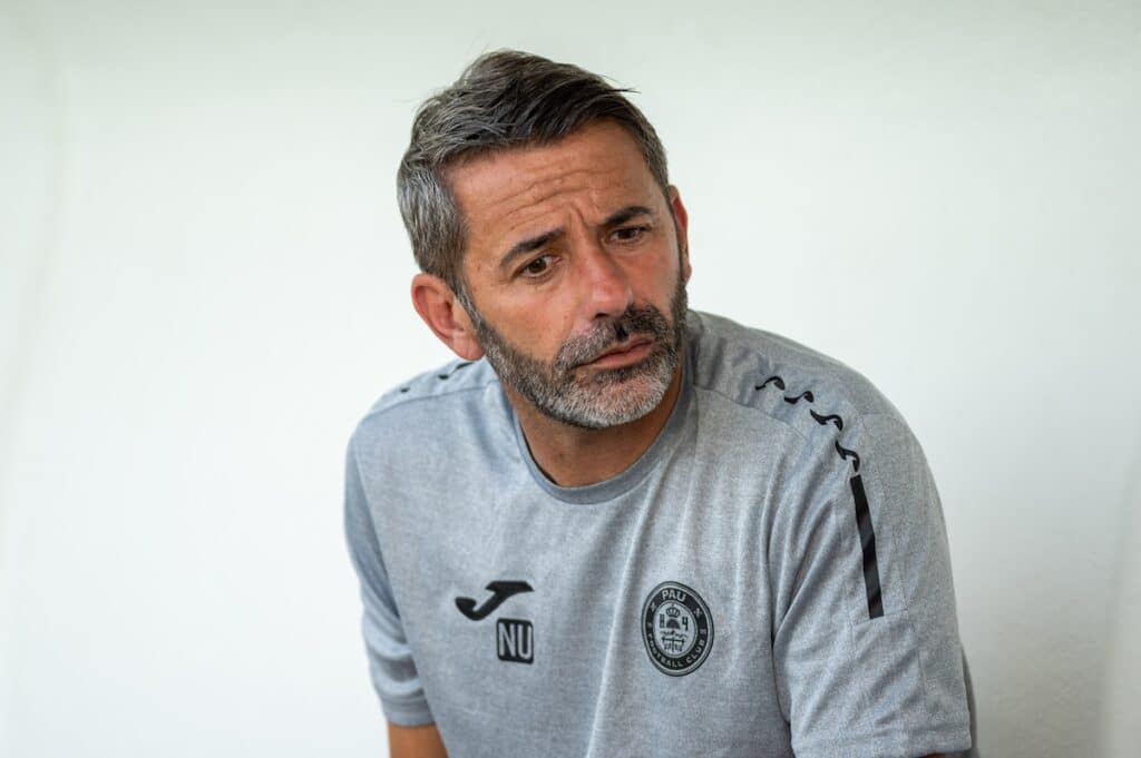 Nicolas Usaï, l'entraîneur du Pau FC entend bien jouer le maintien avec ses joueurs/